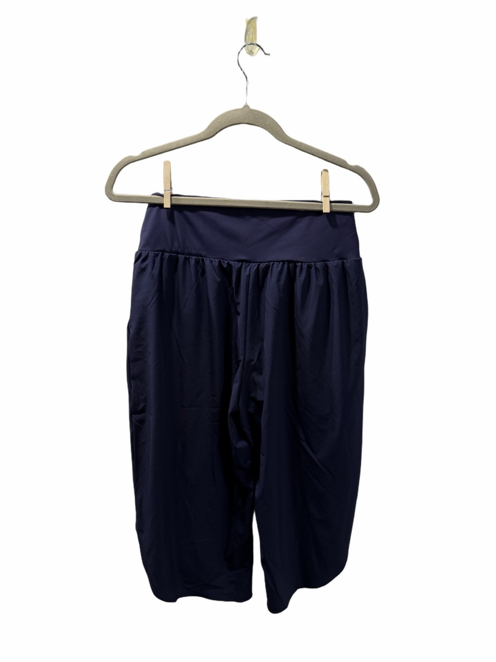 NWT HALARA Navy Blue Capris|Size Medium